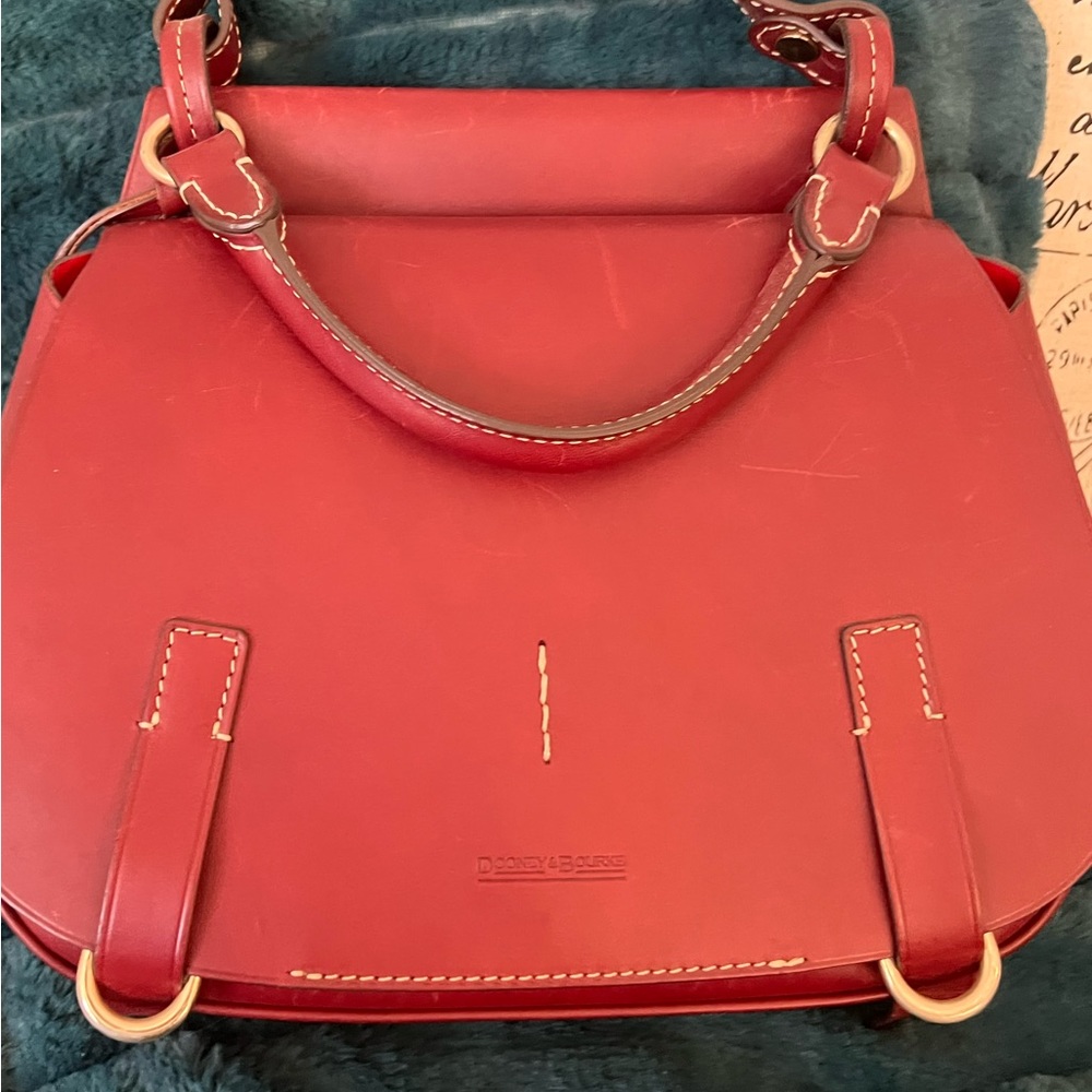 DB Italia is an elite Dooney & Bourke Collection.